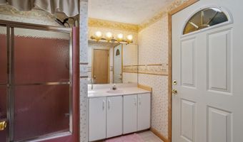 4 E Curran Dr, Absecon, NJ 08201
