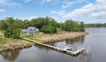 555 Dawson Creek Dr, Arapahoe, NC 28510