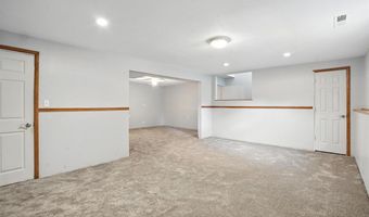 200 Juniper Ct, North Liberty, IA 52317