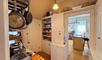 81 Parkview Ave, Bangor, ME 04401