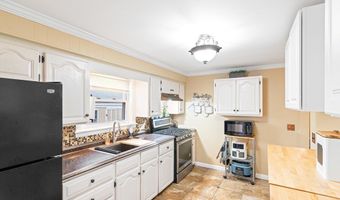 35 Woodbine St, Attleboro, MA 02703