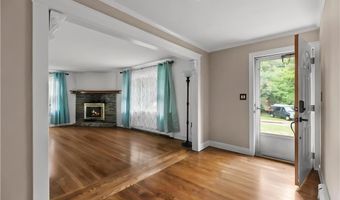 6 Wabasso Ter, Middletown, RI 02842