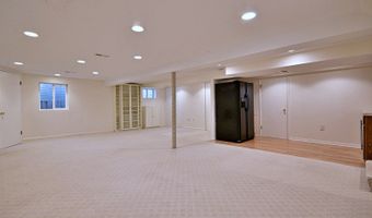 2360 N Drury Ln, Arlington Heights, IL 60004