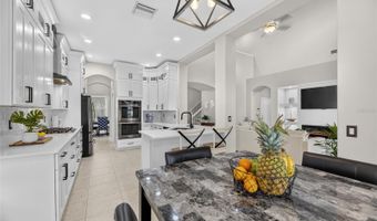 435 MANNS HARBOR Dr, Apollo Beach, FL 33572
