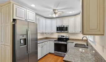 7481 JAYHAWK St, Annandale, VA 22003