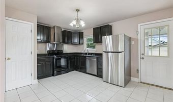 401 LLAMA Dr, Arabi, LA 70032