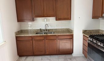 15 Metroview Ct, Ann Arbor, MI 48108