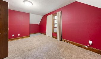 302 S Renville St, Winthrop, MN 55396