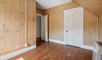 7 Farwell St, Barre, VT 05641