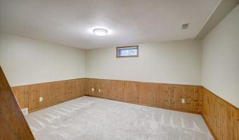 21 E Newhaven Cir, Madison, WI 53717
