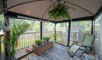 3725 Sudbury Rd, Charlotte, NC 28205