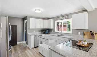1846 Edwards Dr, Akron, OH 44306