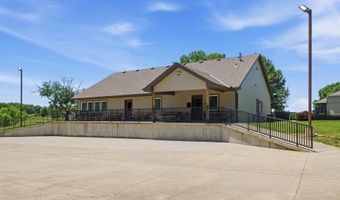 15586 Cedar Ln, Basehor, KS 66007