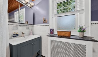 2051 W LIVINGSTON St, Allentown, PA 18104