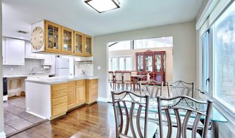 14 Montclair Ave, Airmont, NY 10952