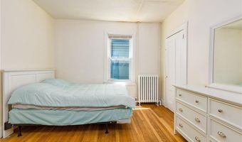 9 Ann St 1, Newport, RI 02840