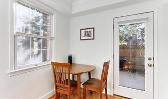 1113 N PITT St #1A, Alexandria, VA 22314