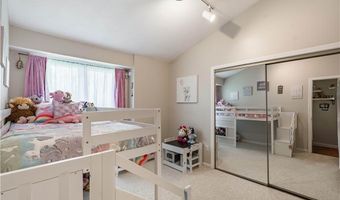 77 Lippitt Ave, Cumberland, RI 02864
