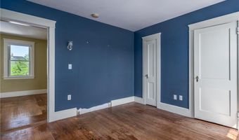 467 Maple Avenue Ave, Barrington, RI 02806