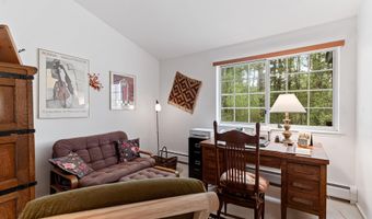 26 Lake Forest Dr, Burlington, VT 05401