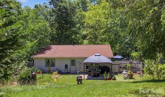 102 Wicklow Dr, Asheville, NC 28806
