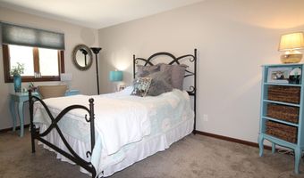 3 Linda Ln, Aberdeen, SD 57401