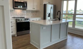 5067 Nebraska St, Bay St. Louis, MS 39520