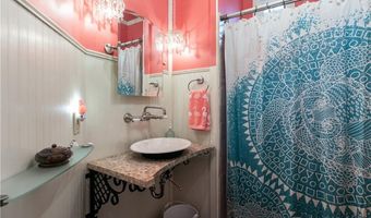 15 Ayrault St, Newport, RI 02840
