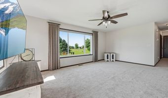 814 Curt Felt Dr, Alexandria, MN 56308
