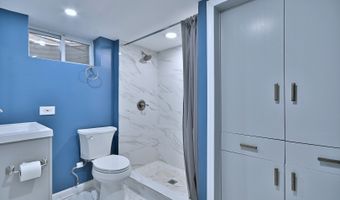 511 W BYRON Ave, Addison, IL 60101