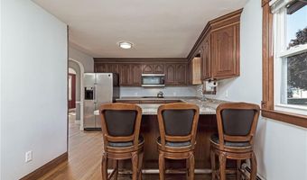 8 Somerset Rd, Cranston, RI 02910