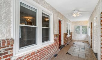 6437 HOLYOKE Dr, Annandale, VA 22003