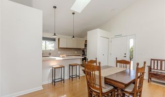 1011 Williamsburg Cir, Warwick, RI 02886