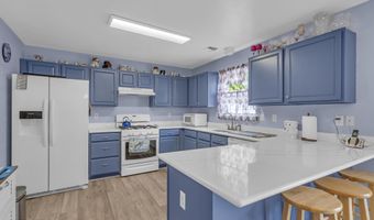 78 Dolphin Cir E, Bayville, NJ 08721