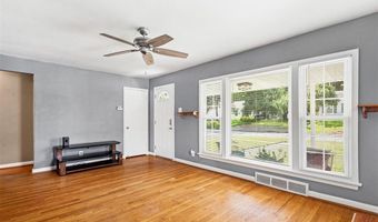 7133 Circleview Dr, Affton, MO 63123
