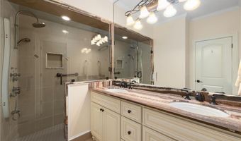 315 Old River Rd 6, Lincoln, RI 02838
