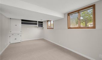 840 Cortland Dr, Apple Valley, MN 55124