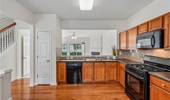 945 Prestwyck Ct, Alpharetta, GA 30004