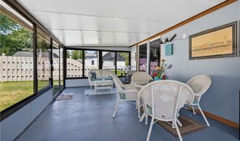 9168 Applewood St, Angola, NY 14006
