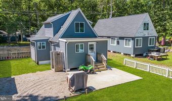 375 E BARNEGAT Ave, Bayville, NJ 08721