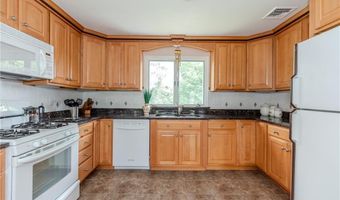 3 Ostend St, Johnston, RI 02919