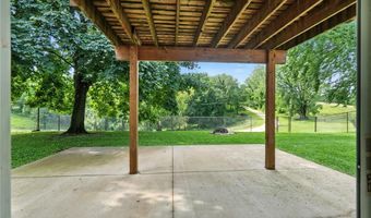 413 E 5th St, Anamosa, IA 52205