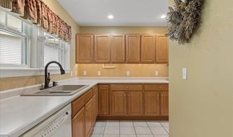 51 Dockside Ln, Belfast, ME 04915