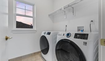 525 AVENUE E 3, Bayonne, NJ 07002
