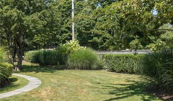 112 Harrison Ave, Newport, RI 02840