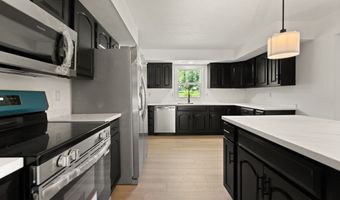 57 Hopson St, Auxier, KY 41602