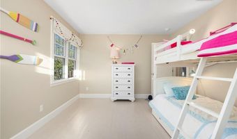 129 RUGGLES Ave, Newport, RI 02840