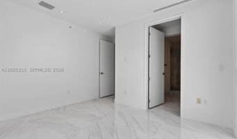 3750 Yacht Club Dr TH5, Aventura, FL 33180
