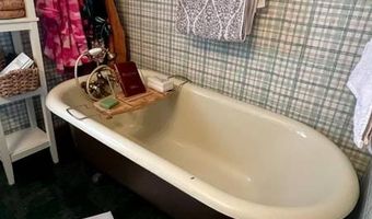 166 Manny Corners Rd, Amsterdam, NY 12010