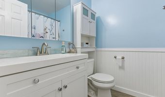 53 Manorwood Dr 53, Branford, CT 06405